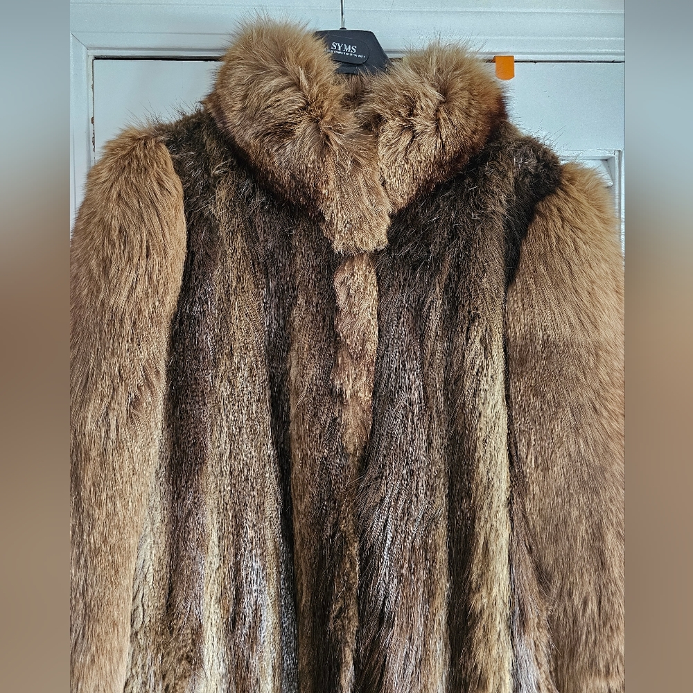 Beautiful Vintage Full Length Beaver with Fox Sleeve Fur Coat L - Picture 3 of 16
